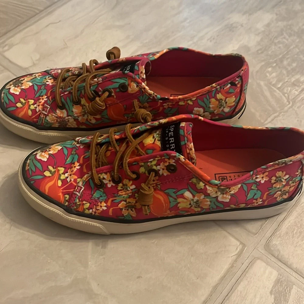 Pink floral Sperry - Picture 2 of 8